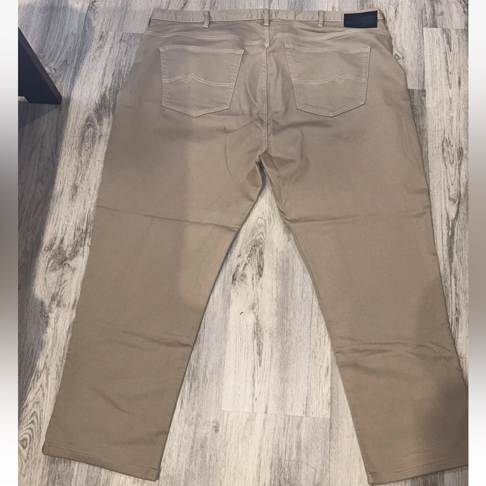 Men's Big & Tall Relaxed Fit Jeans in Tan - Picture 5 of 5